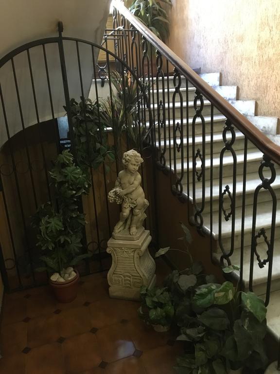 Delightful Apartment 100 Meters From The Colosseum Ngoại thất bức ảnh