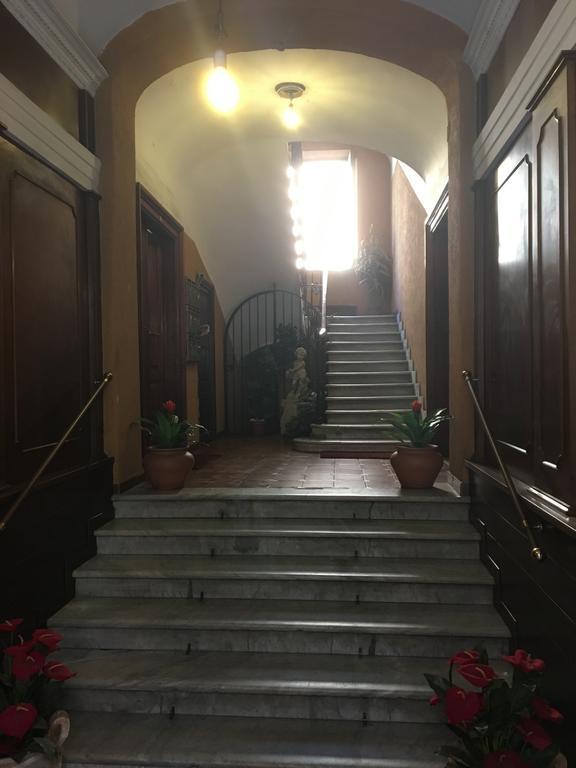 Delightful Apartment 100 Meters From The Colosseum Ngoại thất bức ảnh