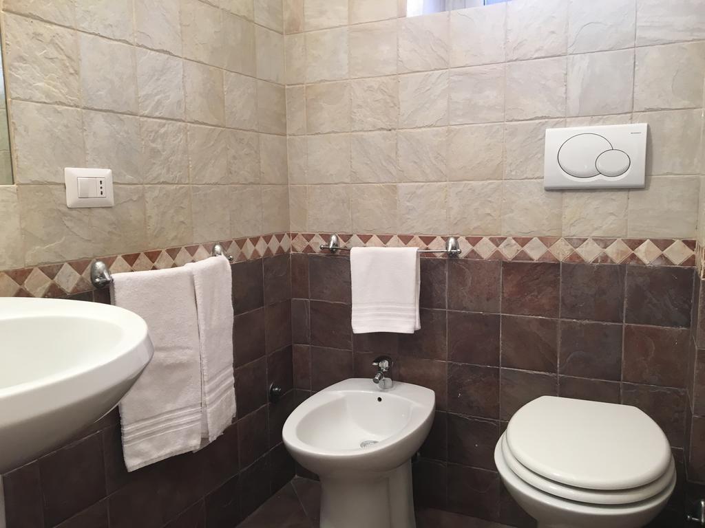 Delightful Apartment 100 Meters From The Colosseum Ngoại thất bức ảnh