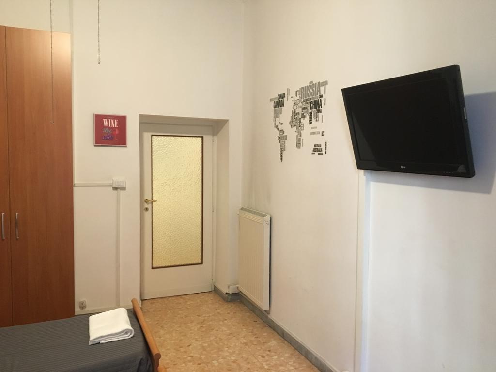 Delightful Apartment 100 Meters From The Colosseum Ngoại thất bức ảnh